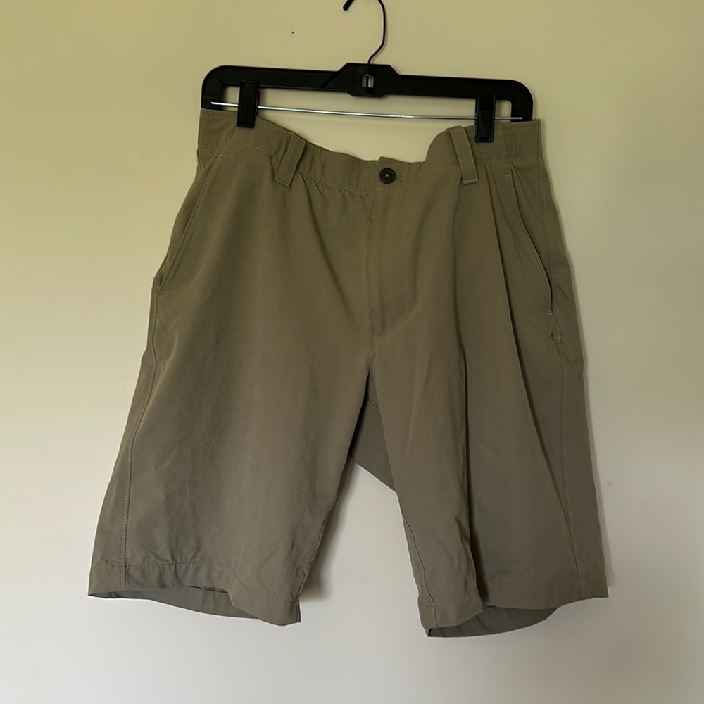 Men’s Underarmor Golf Shorts